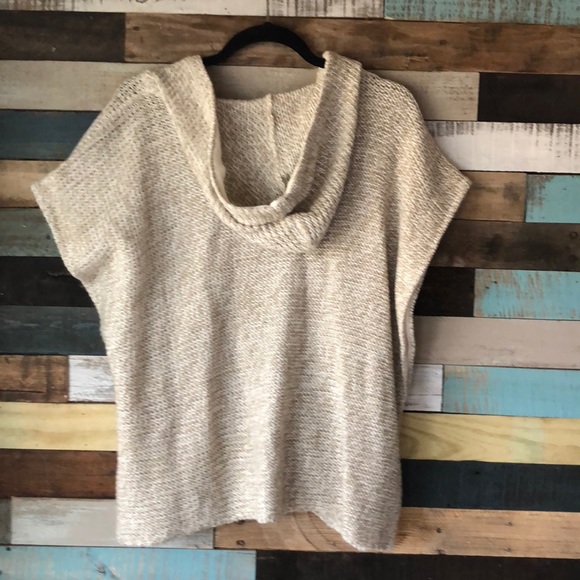 Cream colored poncho - Picture 2 of 3